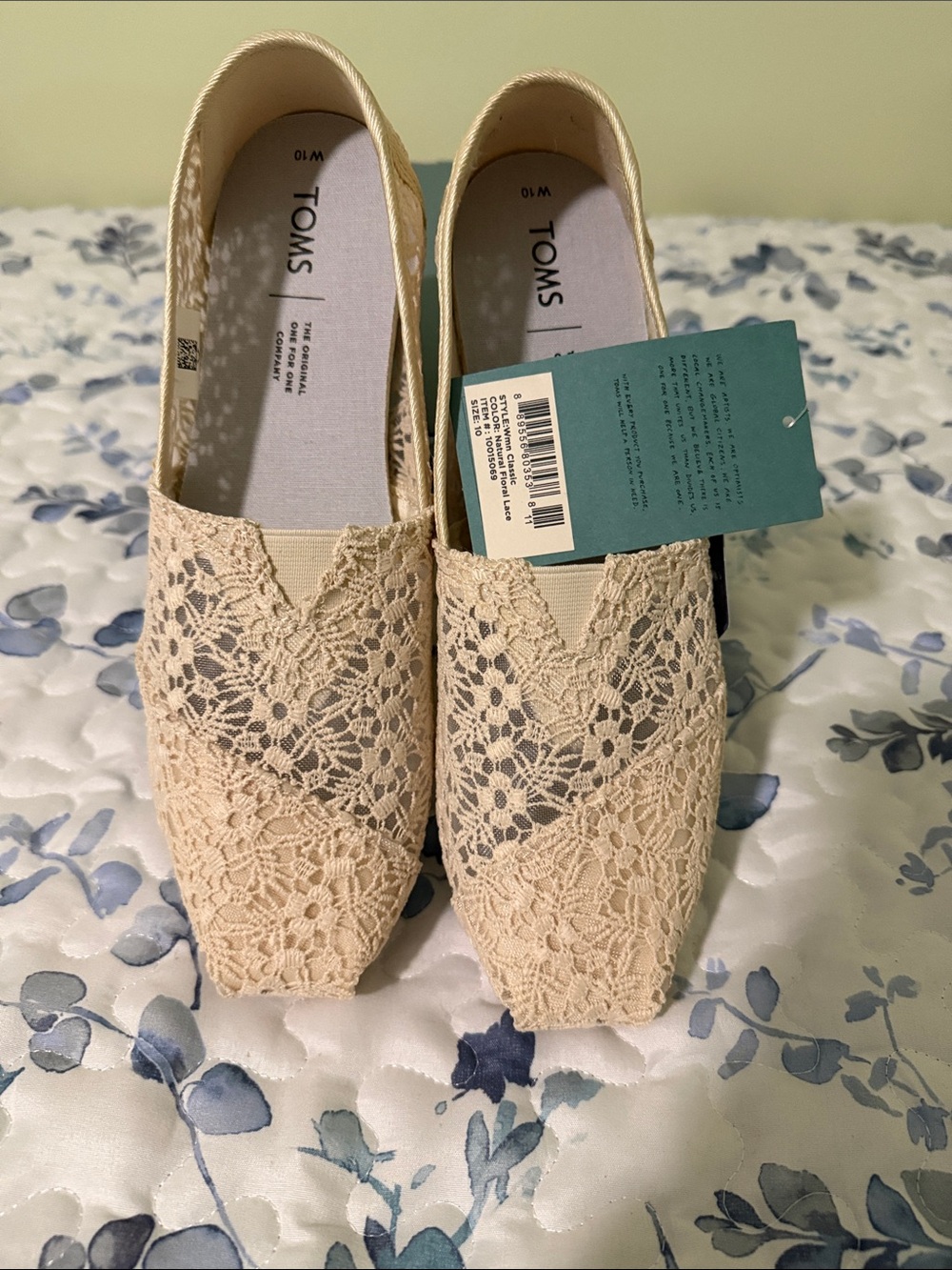 New Toms Women's Lace Slip-On Flats in Cream size 10
